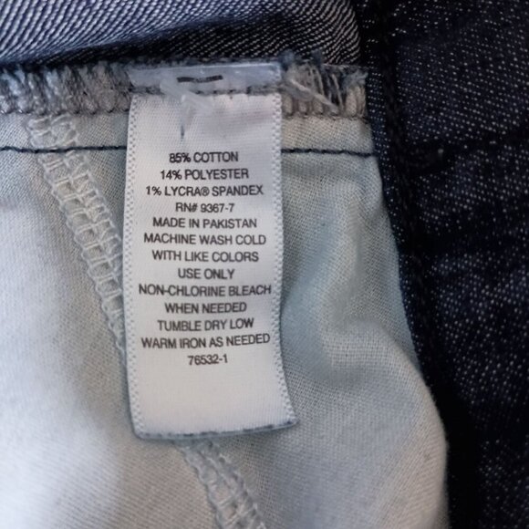 St. John’s Bay Denim Capris Women’s Size 16 High Rise 19” Inseam Excellent - Picture 2 of 4